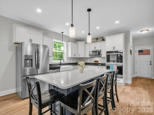 905 Rolling Rd, Lincolnton, NC 28092