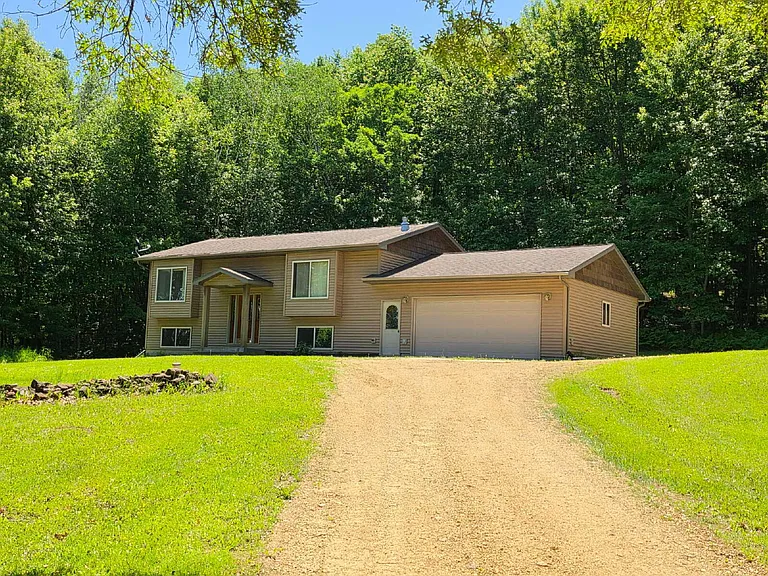 E11975 E Robin Rd — Photo 4