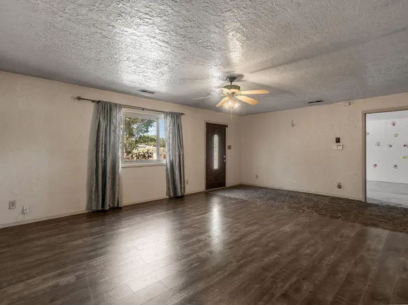 3104 Lisa Rd SW, Albuquerque, NM 87121