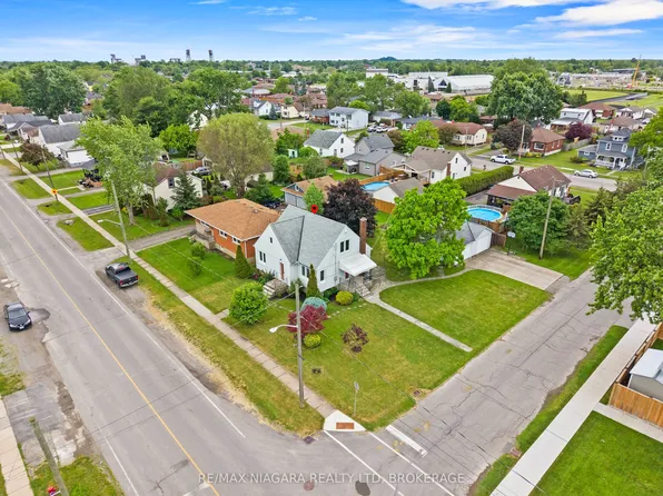 230 Wellington St, Pt Colborne, ON L3K 2K2