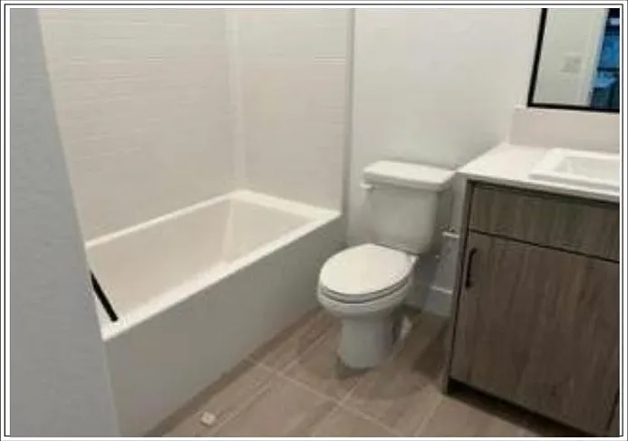 565 N Sylmar Ln — Photo 2