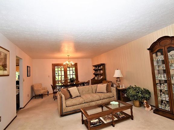 5th image of 26943 Adele Ln