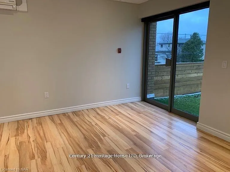 238 Bertie St #1 — Photo 15