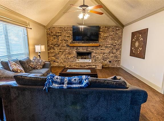 4th image of 5906 Shamrock Dr