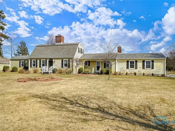 19200 Mercer Rd, Bowling Green, OH 43402