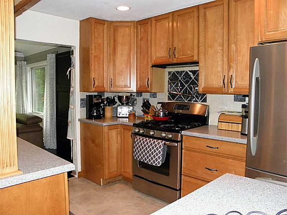 5th image of 4461 Greengrove Dr