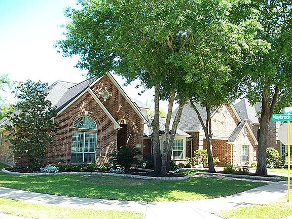 Absolutely Gorgeous - Customized Grand Lakes showhome!