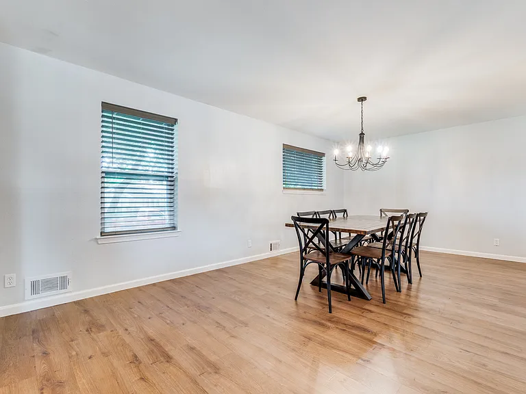 5221 Elkridge Dr — Photo 17