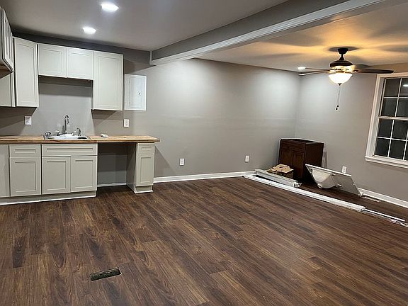 4th image of 136 Beechview Dr