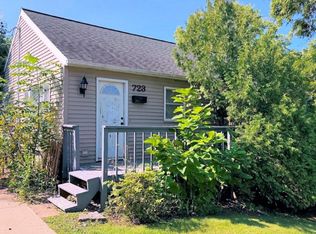 723 9th Ave, Baraboo, WI 53913