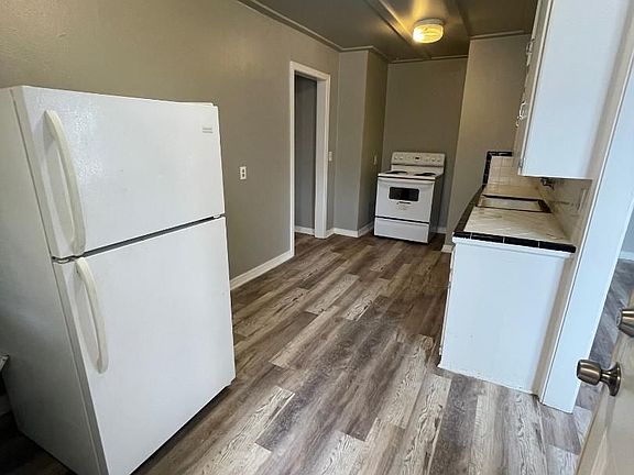4th image of 1112 Arkansas St