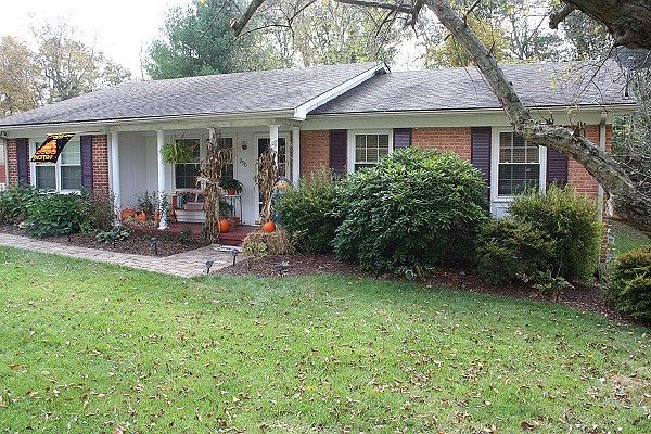 1st image of 290 Overland Dr