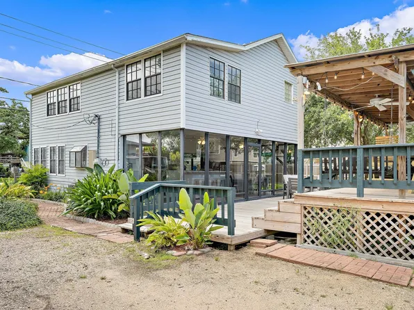 515 Clear Lake Rd, Clear Lake Shores, TX 77565