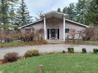 5043 Queens Way, Gladwin, MI 48624