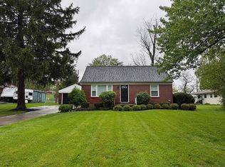 1353 Ridgeway Dr, Springfield, OH 45506