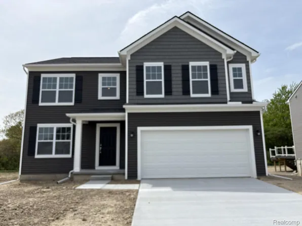 54821 Mockingbird Dr, Chesterfield, MI 48047