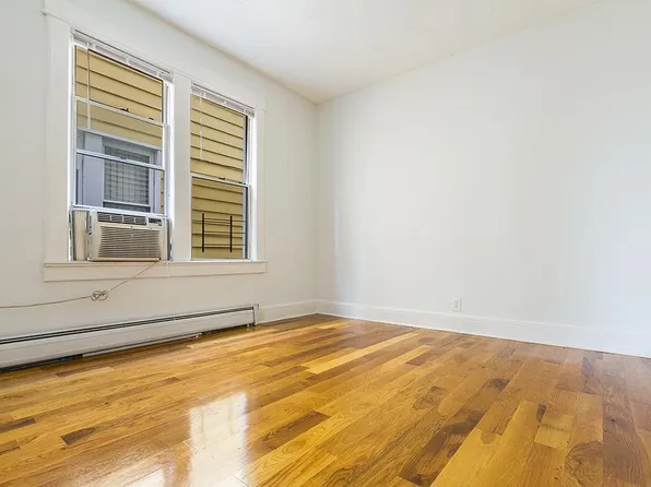 123 Custer Avenue image 3 of 24