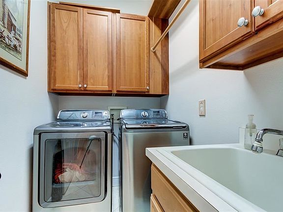 5th image of 21601 Trumpeter Dr