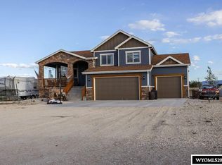 8977 Desert Garden Cir, Evansville, WY 82636