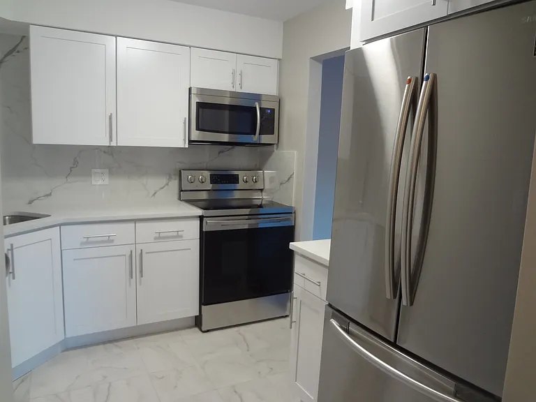 1104 Castilian Ct #210 — Photo 10