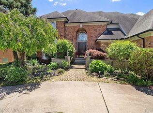 5573 Silver Pond, West Bloomfield, MI 48322