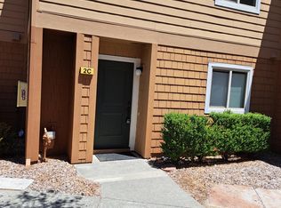 2 Park Crest Ct APT C, Novato, CA 94947