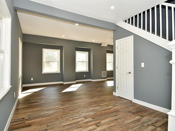 3rd image of 365 W 26th St