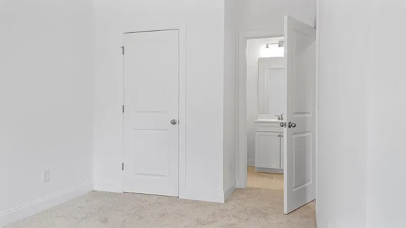 3 bed, 3.5 bath, 1608 sqft, $3,900 — Photo 4