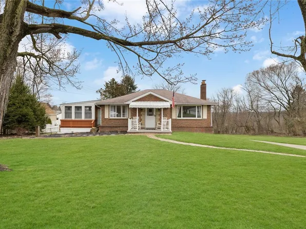 2604 Dechellis St, Beaver Falls, PA 15010