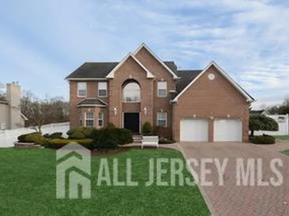 106 Jordyn Ct, Matawan, NJ 07747
