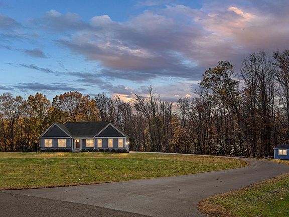 3rd image of 245 Saddle Ridge Ln