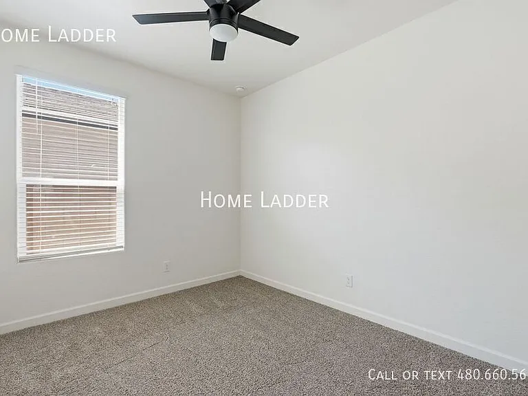 2713 N Camden Dr — Photo 12