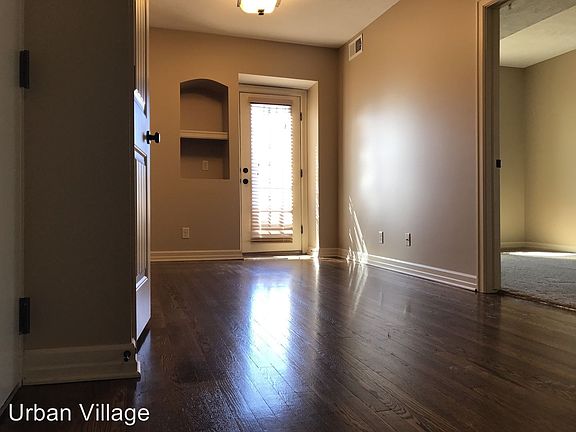 4th image of 515 S 31st St APT 301