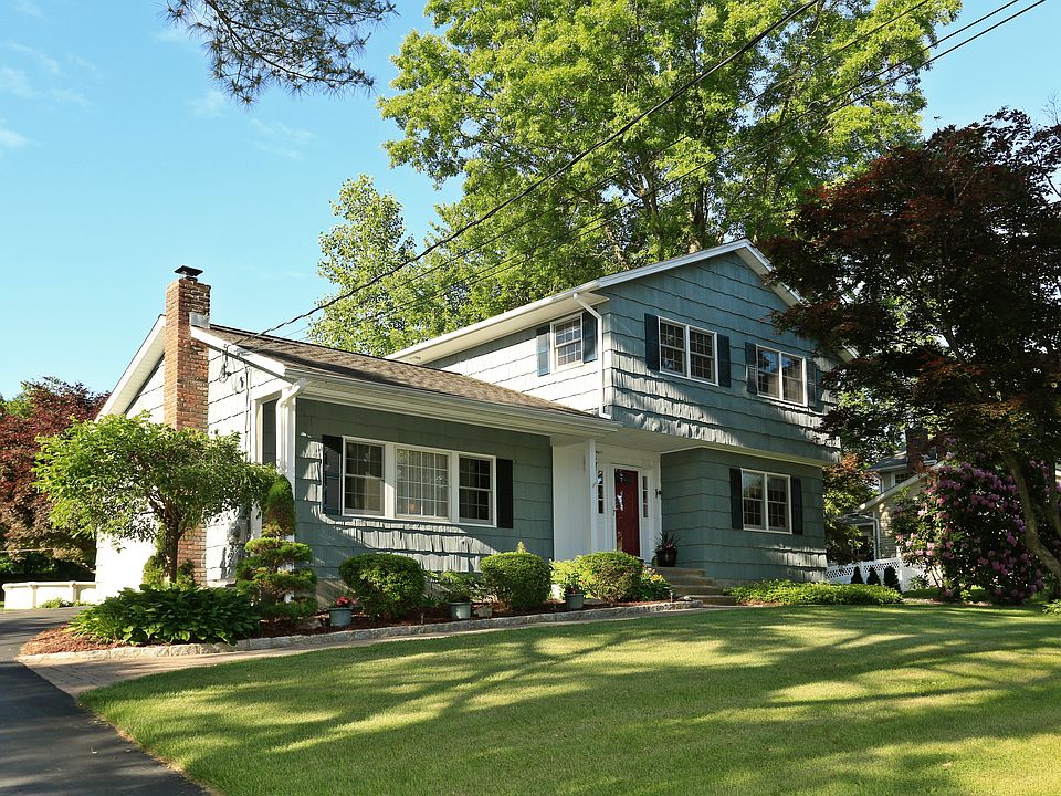 1st image of 841 Heritage Ct