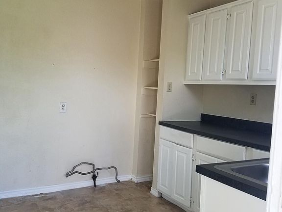 5th image of 4109 Christie St