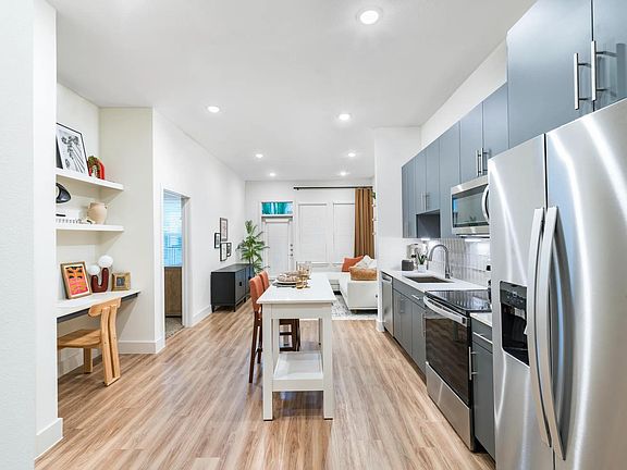 Live smarter at Modera Garden Oaks! Our innovative smart home tech, including keyless entry, USB outlets, and smart thermostats, brings comfort and convenience right to your fingertips.
