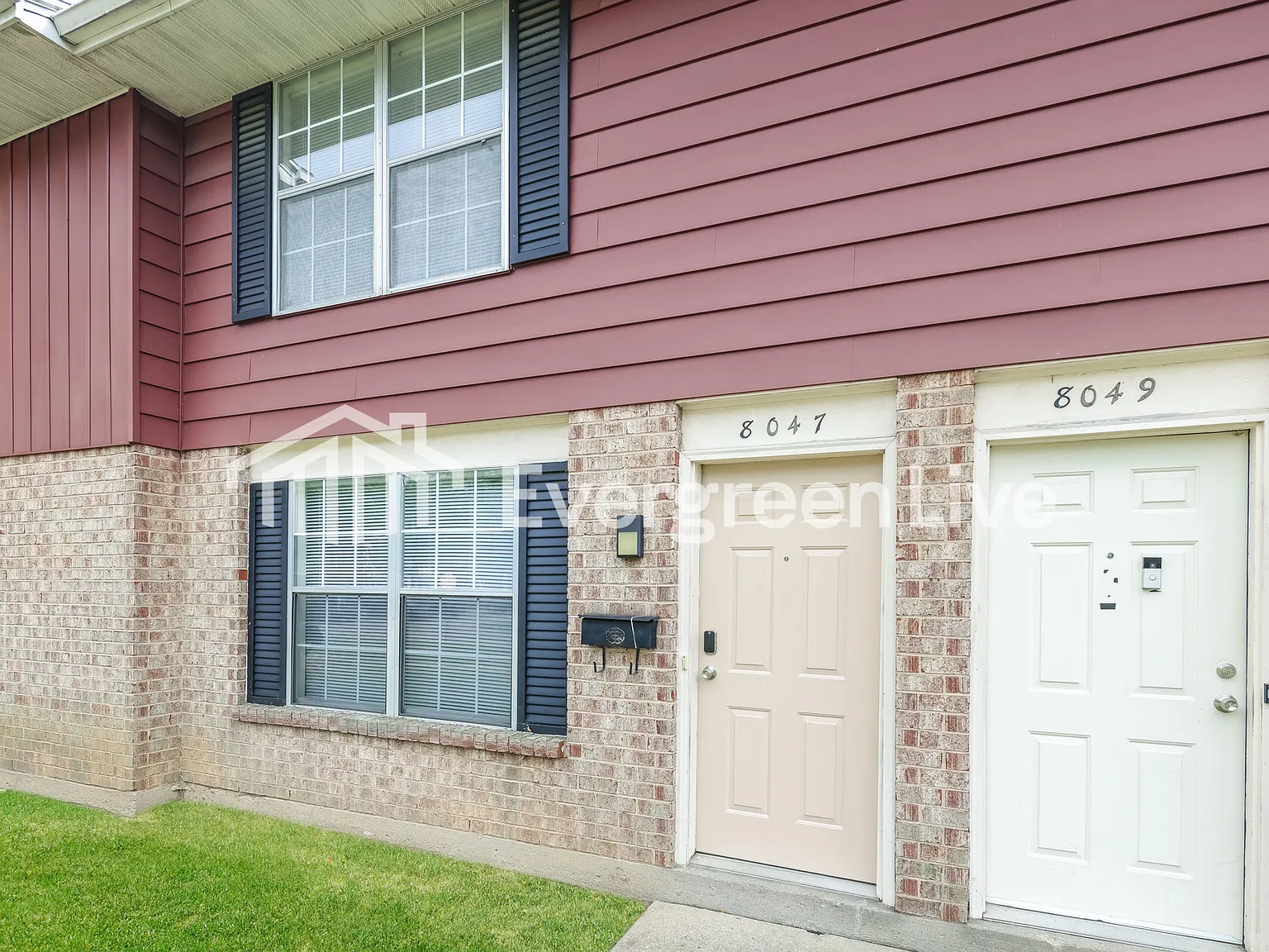 2 bed, 1.5 bath, 1094 sqft, $995 — Photo 2