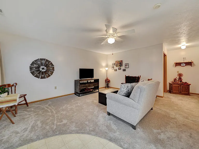 533 S Iver St #1 — Photo 9