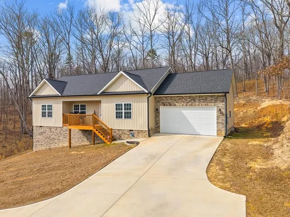 1056 Durgan Pl, Dalton, GA 30721