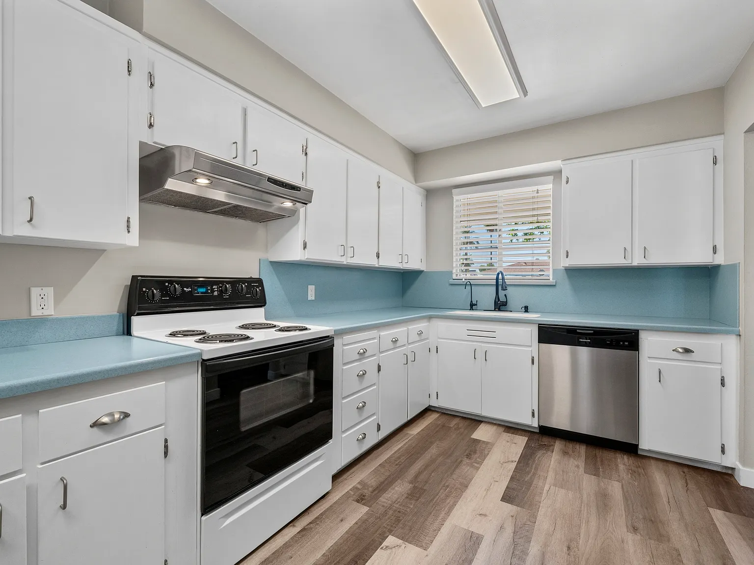 3 bed, 1226 sqft, $2,395 — Photo 4