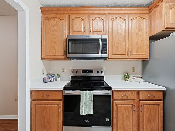 5th image of 269 Echo Cir