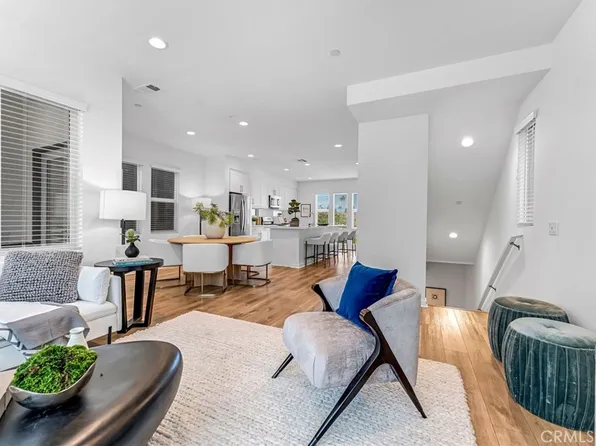520 Caleigh Ln, Costa Mesa, CA 92627