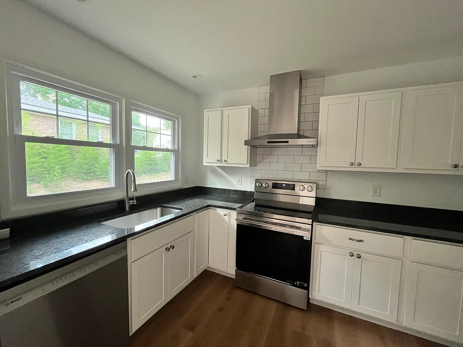 3 bed, 1202 sqft, $2,750 — Photo 1