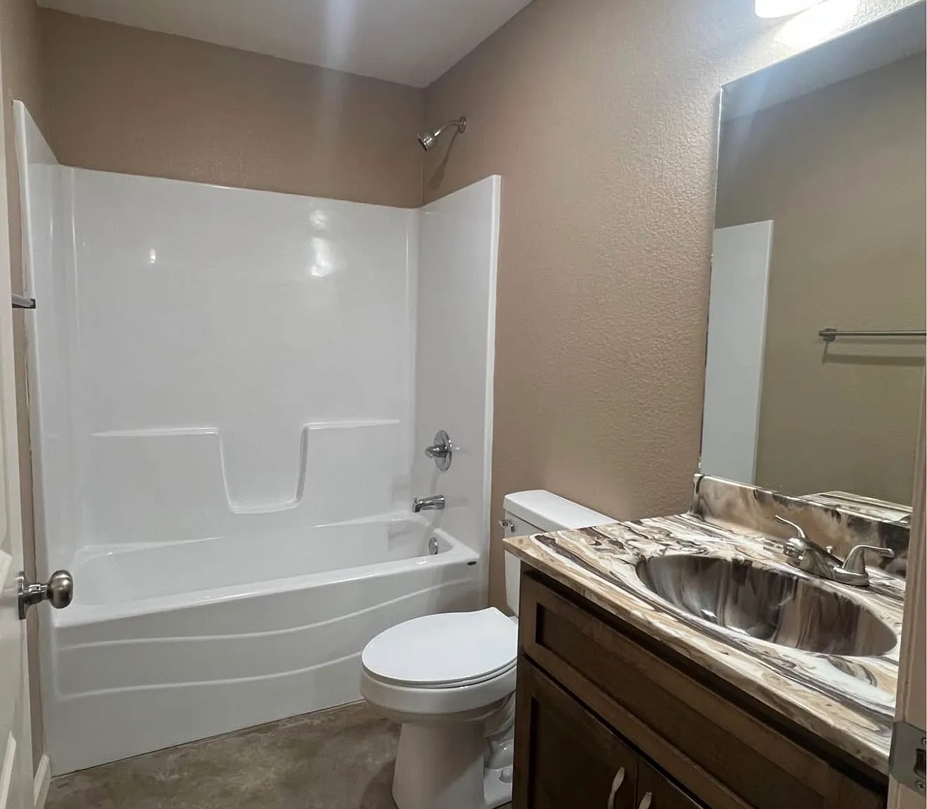2 bed, 900 sqft, $850 — Photo 3