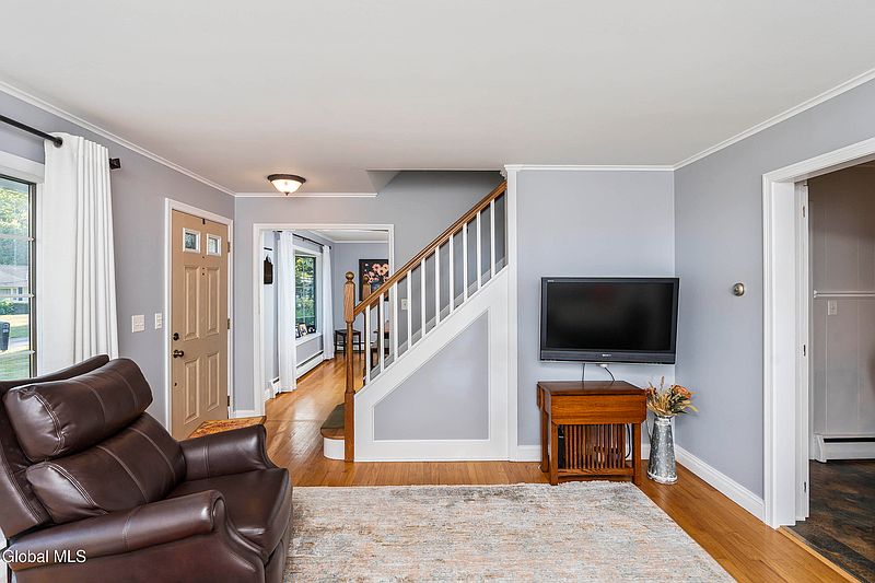 3rd image of 23 E Wiggand Drive