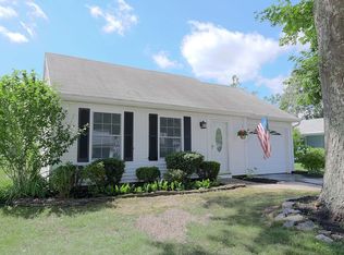 326 Brownfield Dr, Ridge, NY 11961