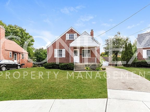 2nd image of 1975 N Lynndale Ave