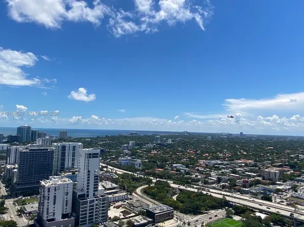 185 SW 7th St APT 3708, Miami, FL 33130