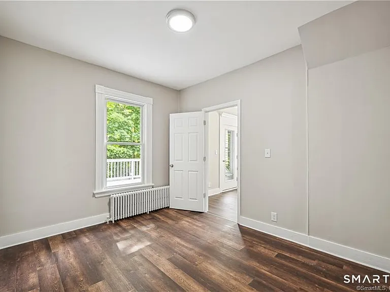 98 Brook St — Photo 13