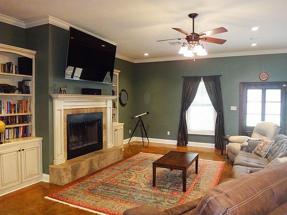4th image of 953 Saint James Dr
